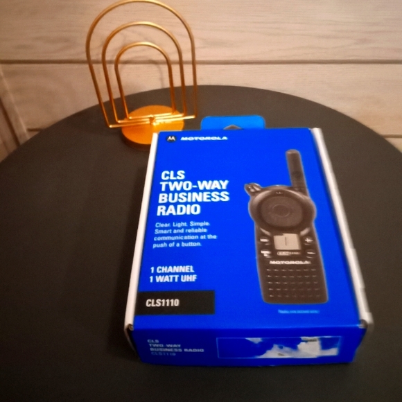 Motorola CLS Two Way Business Radio CLS1110 - Picture 1 of 3